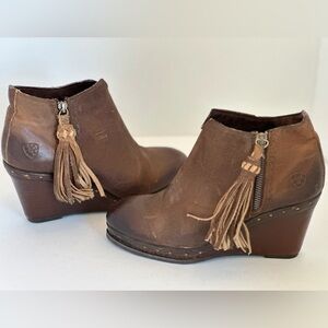 Ariat Graceland Western Wedge Leather Boots Bootie Womens Size 7 B Tassel Zip